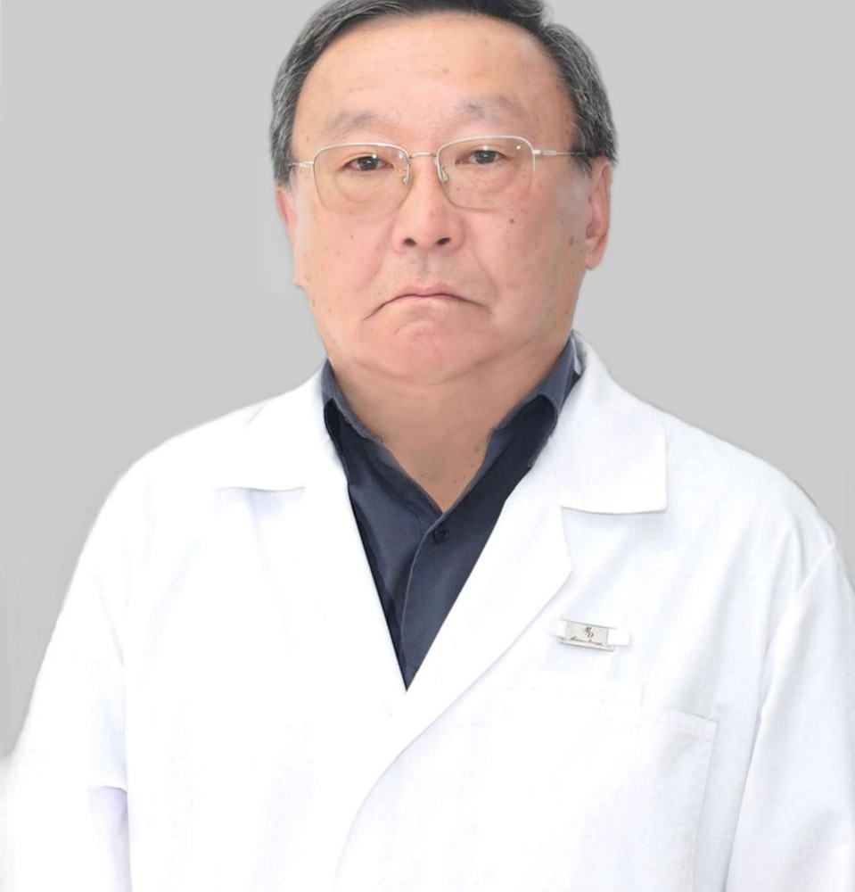 Доткор нашей клиники Мадаев Виктор Васильевич